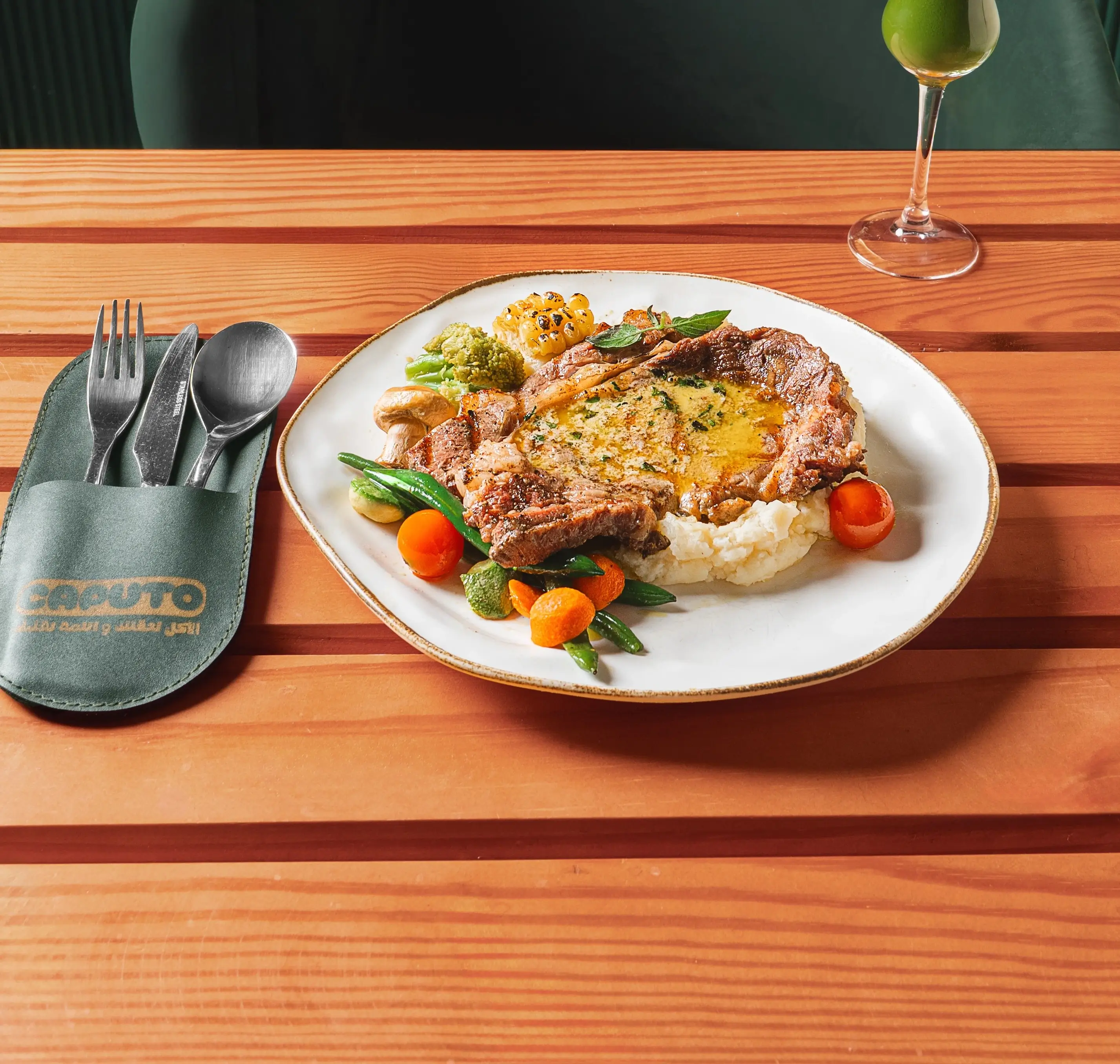 ${translations[currentLanguage]['main-course']}